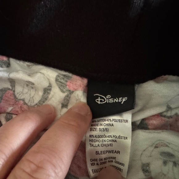 #87 Women’s EUC Disney Minnie Mouse PJ pajama Shorts White, Red, and Black Small - Picture 2 of 3